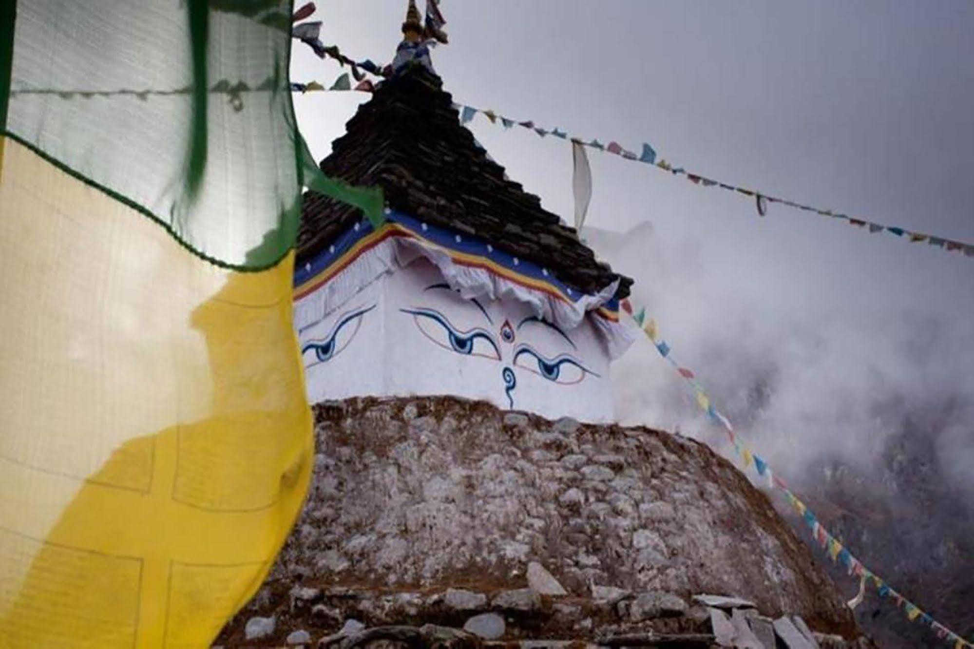 Mountain Lodges Of Nepal - Namche Bagian luar foto